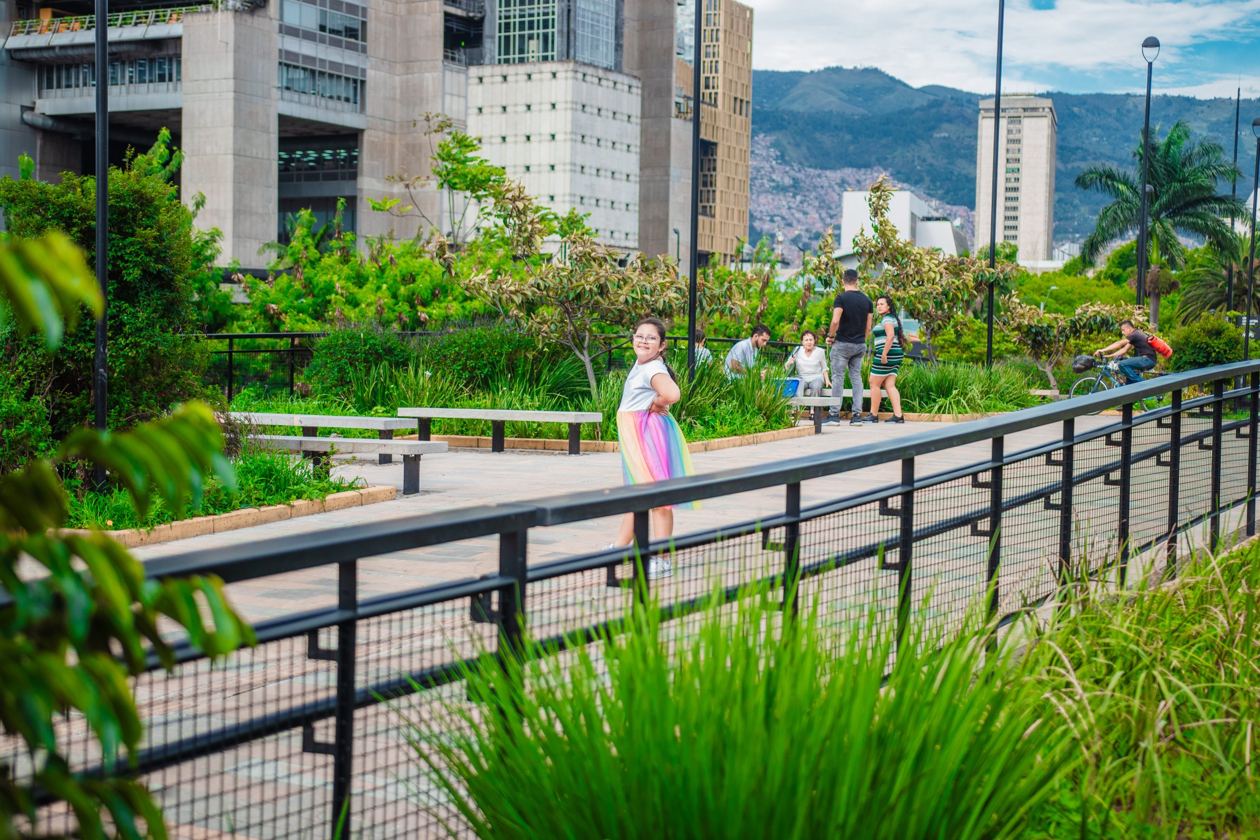 PREPARÁNDONOS PARA LA VIDA LABORAL EN COLOMBIA: UN CAMINO HACIA EL ÉXITO